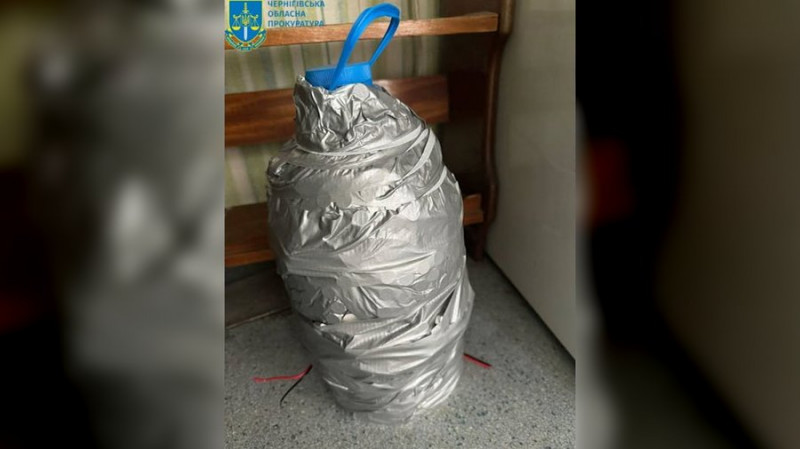 Росіяни дали завдання підкласти військовому вибухівку: на Чернігівщині 17-річний юнак звернувся до правоохоронців
