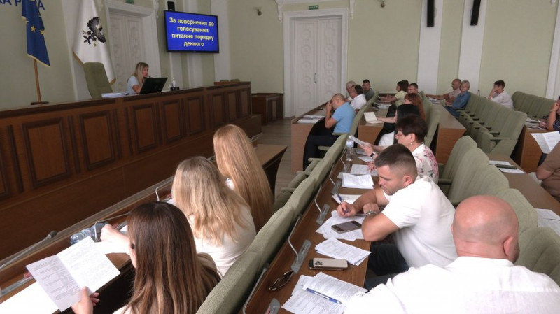 Візит Владислава Атрошенка, пропозиція повернути Ломака на посаду секретаря: як у Чернігові пройшла сесія