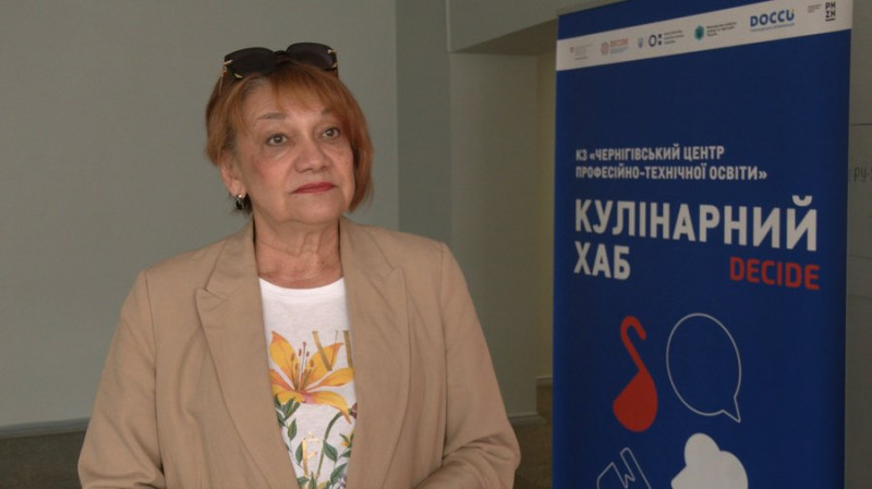Навчають готувати вішисуаз, рибу під соусом бешамель та бланманже: як працює на Чернігівщині "Кулінарний хаб"