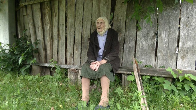 Придумує жарти, має гарну пам'ять: найстарша жителька Новгород-Сіверщини Олена Іоськова відзначила 102-й день народження