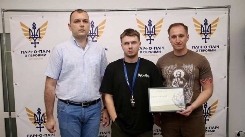 На Чернігівщини 19 захисникам, які отримали інвалідність 1 та 2 груп внаслідок війни, передали сертифікати на житло