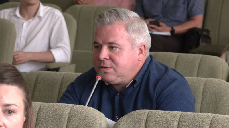 Візит Владислава Атрошенка, пропозиція повернути Ломака на посаду секретаря: як у Чернігові пройшла сесія