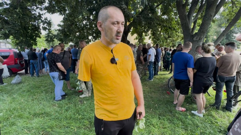 "Він горів за армію, це була його справа": у Прилуках поховали інструктора, якого застрелили на полігоні
