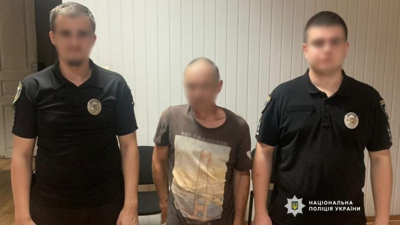 Жінка померла від зазнаних травм: поліцейські Чернігівщини затримали підозрюваного у смертельному побитті