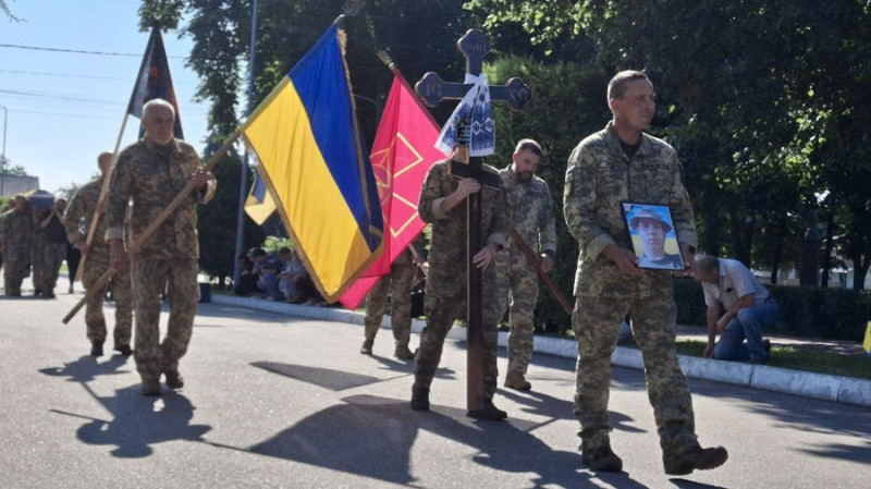 Двох захисників поховали на Чернігівщині — Олександра Шута та Анатолія Ямпольського