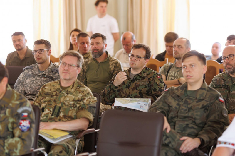 Чернігівщина та Закарпаття можуть стати пілотними регіонами в реформі ТЦК за стандартами НАТО (Фото)