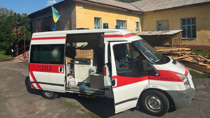 Лікарня-хоспіс у Бахмачі отримала машину швидкої допомоги від благодійників із Німеччини