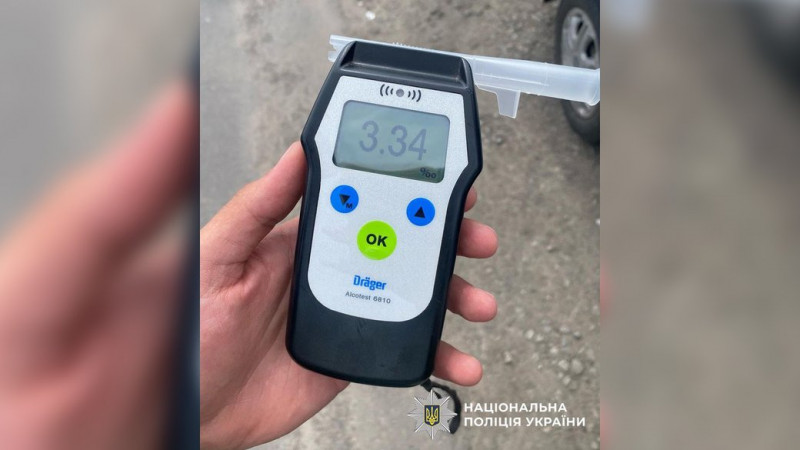 З Десни на Чернігівщині підняли автомобіль із тілом чоловіка, який зник 28 червня