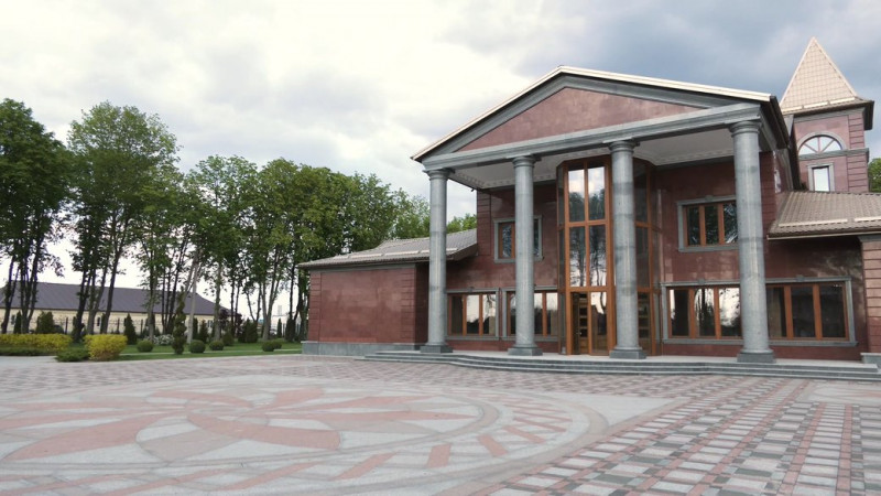 "Це моє життя, воно не оцінюється у грошах". Історії з життя Героя України та аграрія Леоніда Яковишина