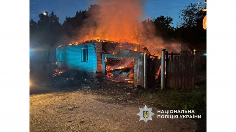 Чоловік з Сумщини зазнав поранення, коли розвозив пошту: армія РФ FPV-дроном атакувала Чернігівщину