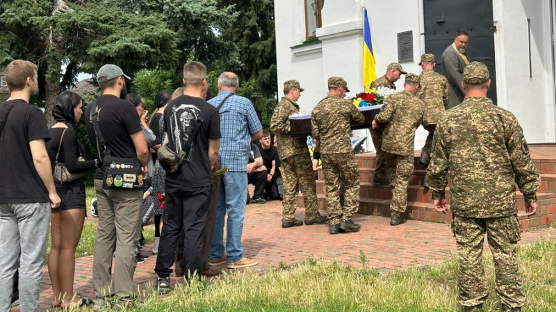 Сімох захисників провели в останню путь на Чернігівщині 18 липня