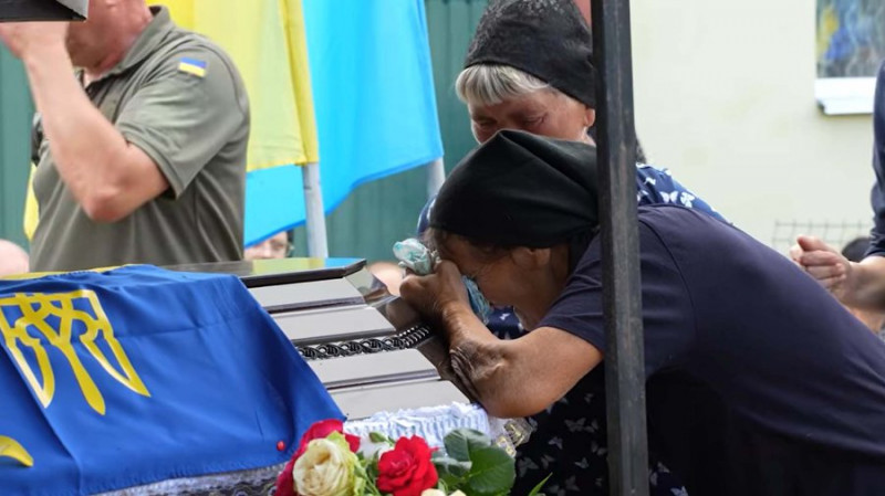 Двох загиблих захисників поховали на Чернігівщині — Сергія Подоляка та Олега Черниша