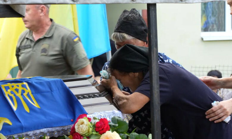 На Чернігівщині в останню путь провели воїна, який поліг на Донеччині
