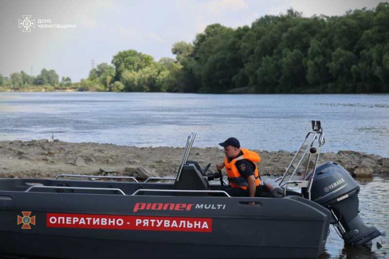 Потонула на очах у відпочивальників: подробиці трагедії на пляжі «Золотий берег» у Чернігові (Фото)