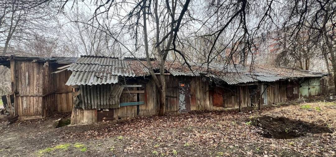 Продовжується робота з демонтажу незаконно встановлених об’єктів на території міста