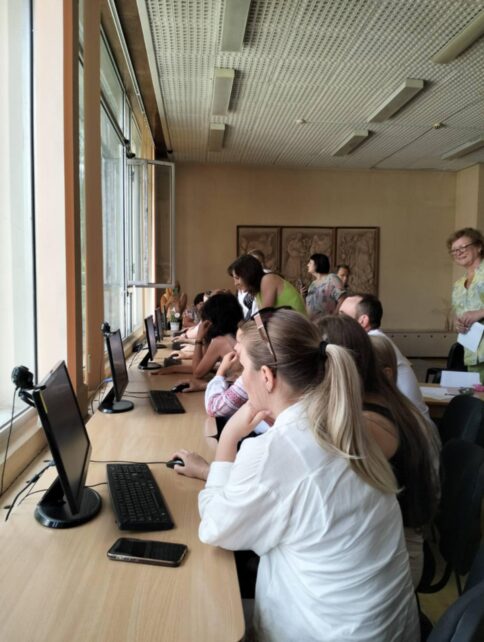 «Родинні посиденьки»: на Чернігівщині визначили родину, яка читає найбільше