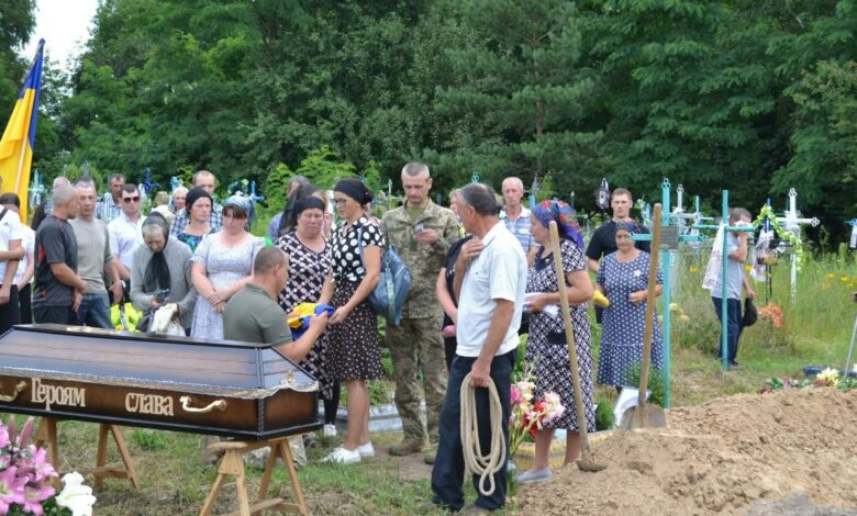 Сновщина попрощалася зі ще одним Героєм