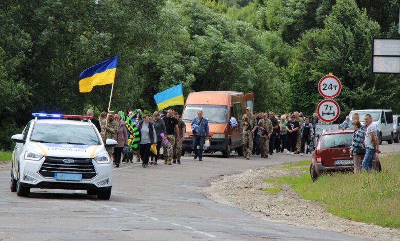 Сновська громада проводжала свого Захисника