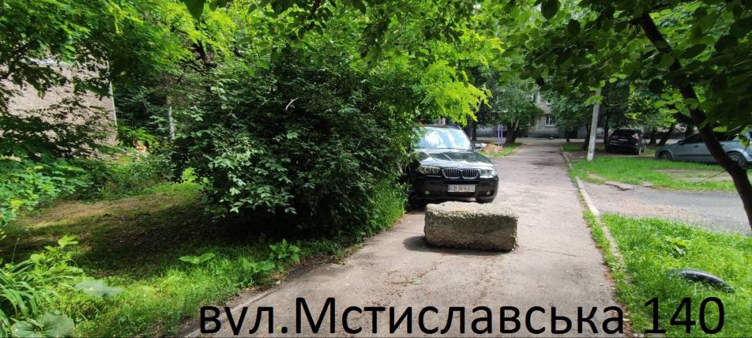 У Чернігові демонтують ще понад 30 незаконних тимчасових споруд
