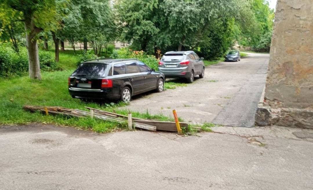 У Чернігові демонтують ще понад 30 незаконних тимчасових споруд