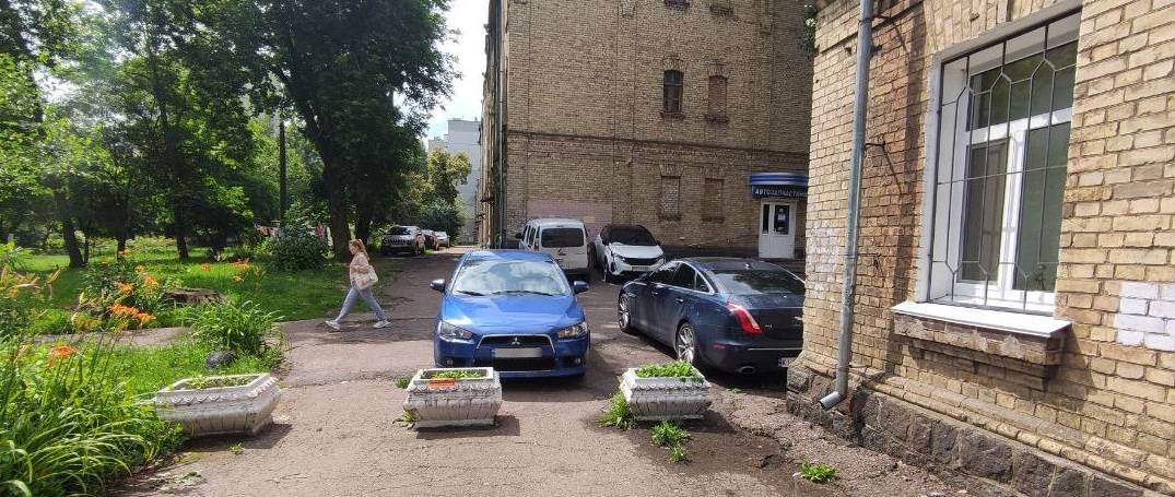 У Чернігові демонтують ще понад 30 незаконних тимчасових споруд
