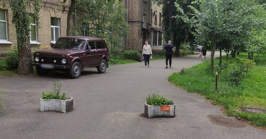 У Чернігові демонтують ще понад 30 незаконних тимчасових споруд