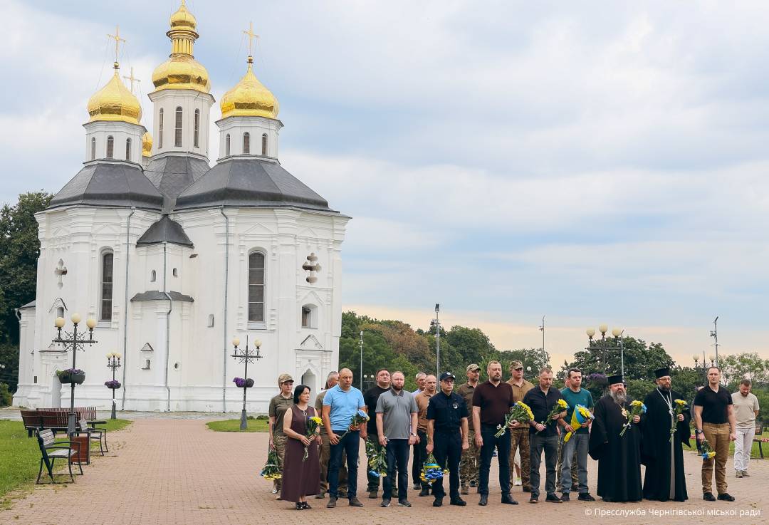 У Чернігові вшанували Захисників і Захисниць України, добровольців і цивільних, які були страчені, закатовані або загинули у полоні