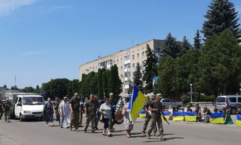 У Мені попрощалися з полеглим Воїном Андрієм Цимбалюком