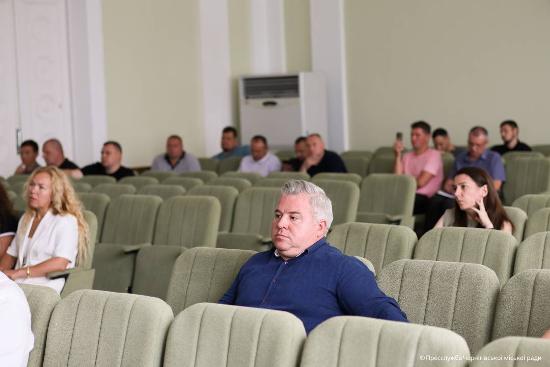 У роботі другого засідання 45-ї (позачергової) сесії Чернігівської міської ради VIII скликання оголошено перерву