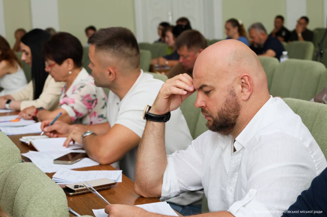 У роботі другого засідання 45-ї (позачергової) сесії Чернігівської міської ради VIII скликання оголошено перерву