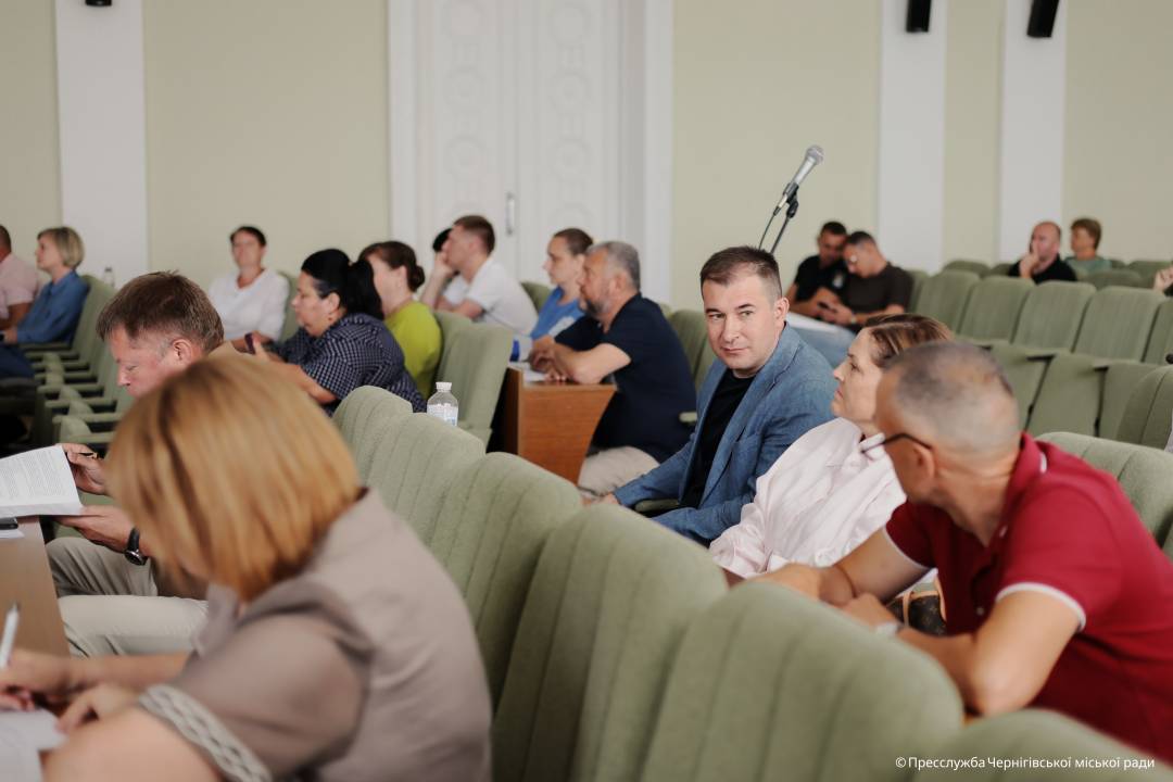 У роботі другого засідання 45-ї (позачергової) сесії Чернігівської міської ради VIII скликання оголошено перерву