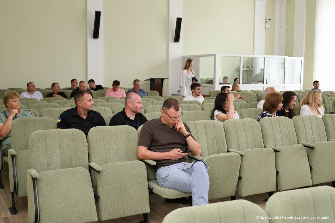 У роботі другого засідання 45-ї (позачергової) сесії Чернігівської міської ради VIII скликання оголошено перерву