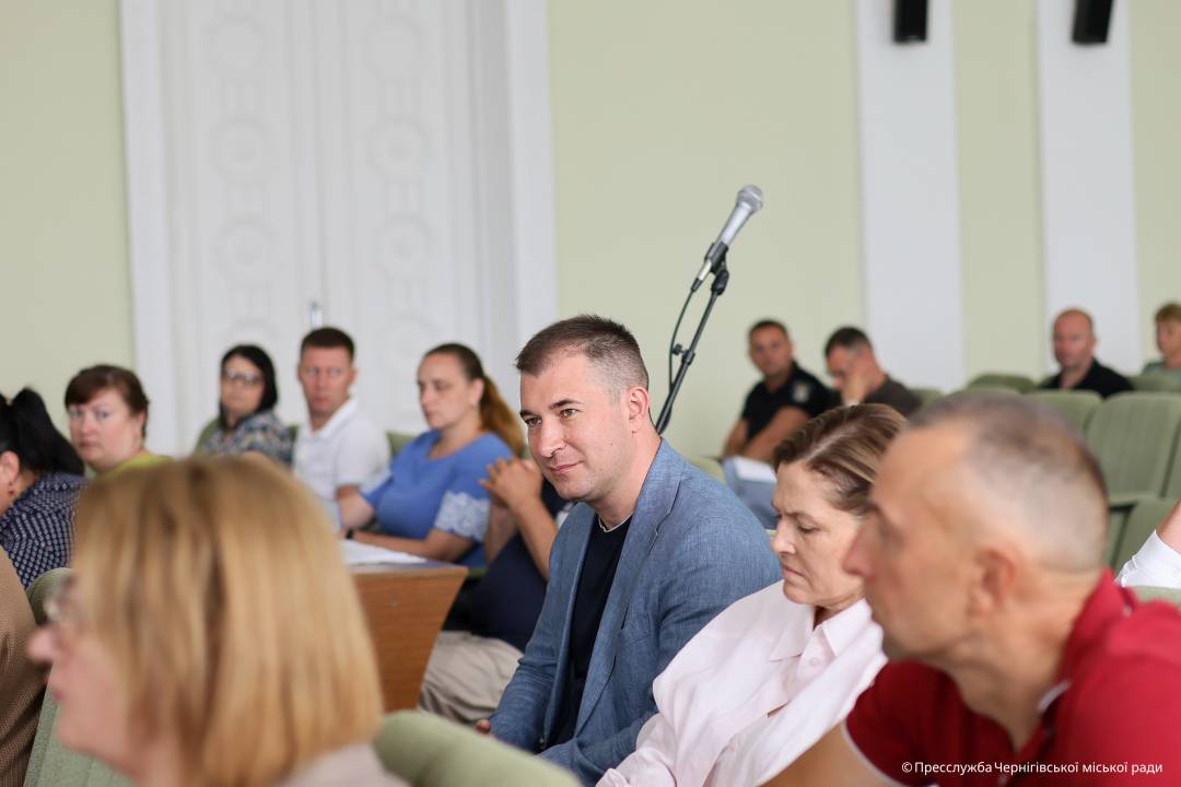 У роботі другого засідання 45-ї (позачергової) сесії Чернігівської міської ради VIII скликання оголошено перерву