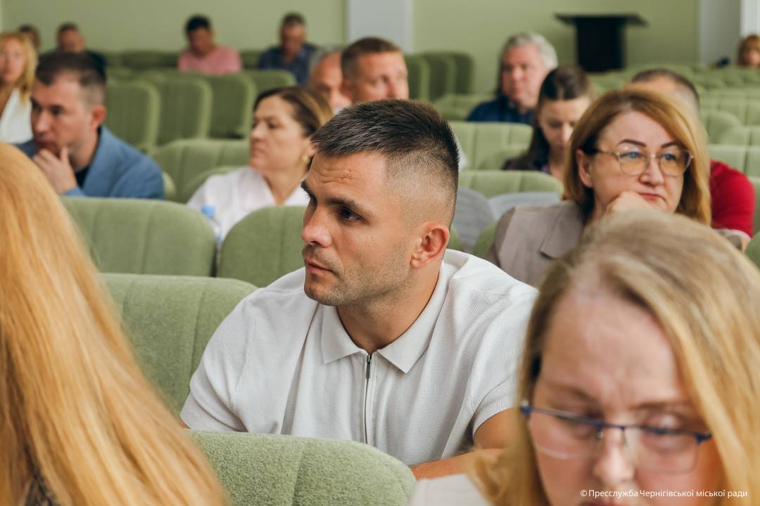 У роботі другого засідання 45-ї (позачергової) сесії Чернігівської міської ради VIII скликання оголошено перерву
