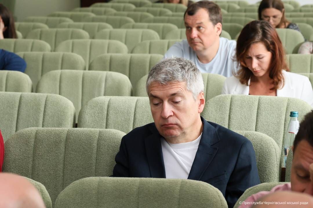 У роботі другого засідання 45-ї (позачергової) сесії Чернігівської міської ради VIII скликання оголошено перерву