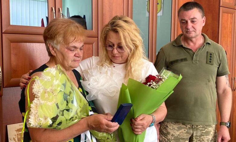 У свій ювілей мати отримала посмертну відзнаку за сина-захисника