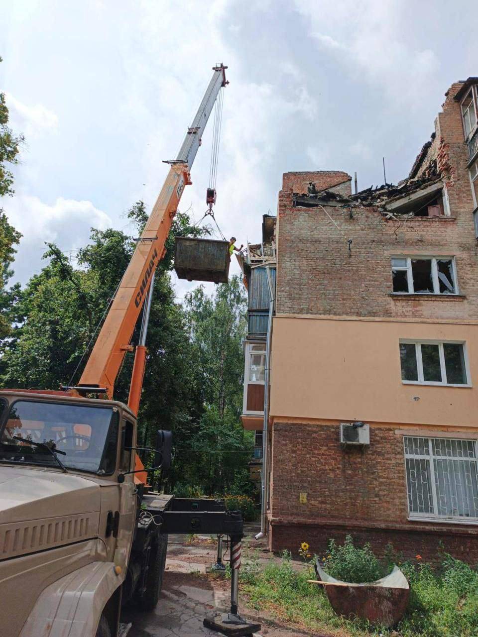 Відновлення багатоквартирного будинку на Козацькій, пошкодженого внаслідок удару безпілотника