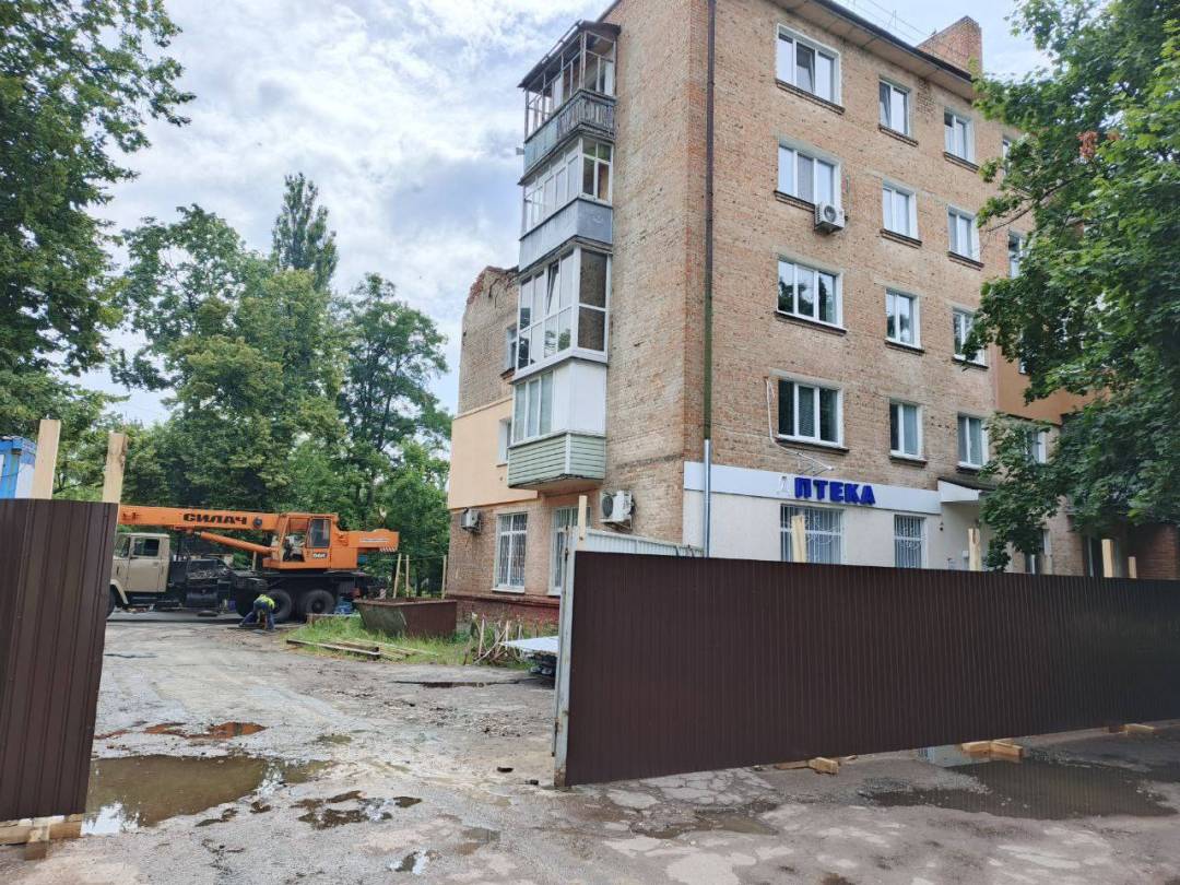 Відновлення багатоквартирного будинку на Козацькій, пошкодженого внаслідок удару безпілотника