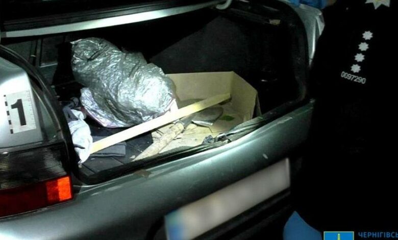 Викрали дівчину, вимагаючи повернути неіснуючий борг: підозрюються двоє жителів Ніжина