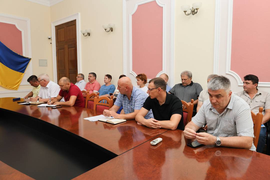 Загальноміська нарада: належний супровід ветеранів війни при наданні послуг, опалювальний сезон, ремонтні роботи на міських об’єктах
