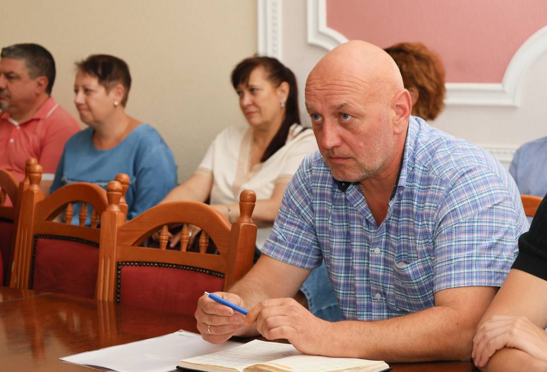 Загальноміська нарада: належний супровід ветеранів війни при наданні послуг, опалювальний сезон, ремонтні роботи на міських об’єктах