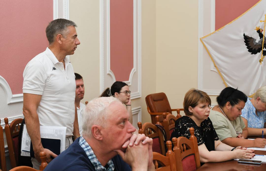 Загальноміська нарада: належний супровід ветеранів війни при наданні послуг, опалювальний сезон, ремонтні роботи на міських об’єктах