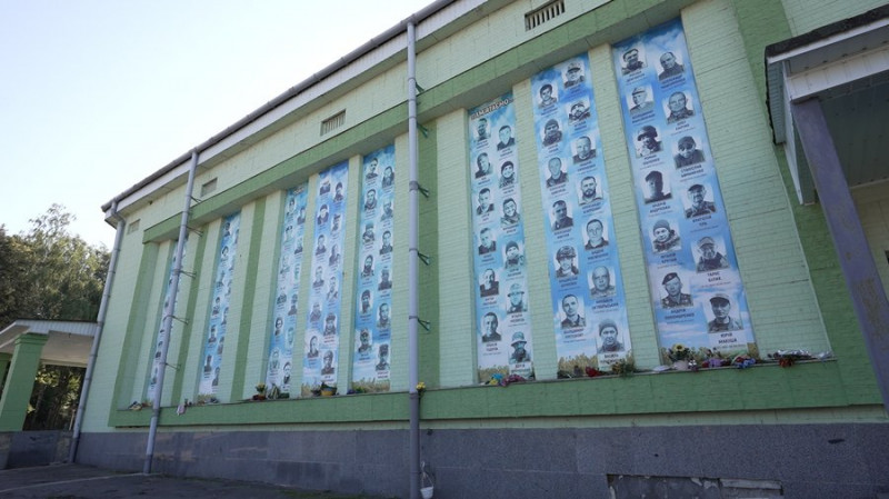 "Важливо, щоб пам’ятали мого тата": у Мені на Чернігівщині відбувся забіг у памʼять про загиблих захисників та захисниць