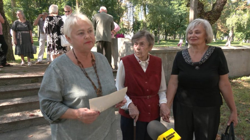 "50 років пролетіло дуже швидко": у Чернігові пройшла зустріч випускників школи №2