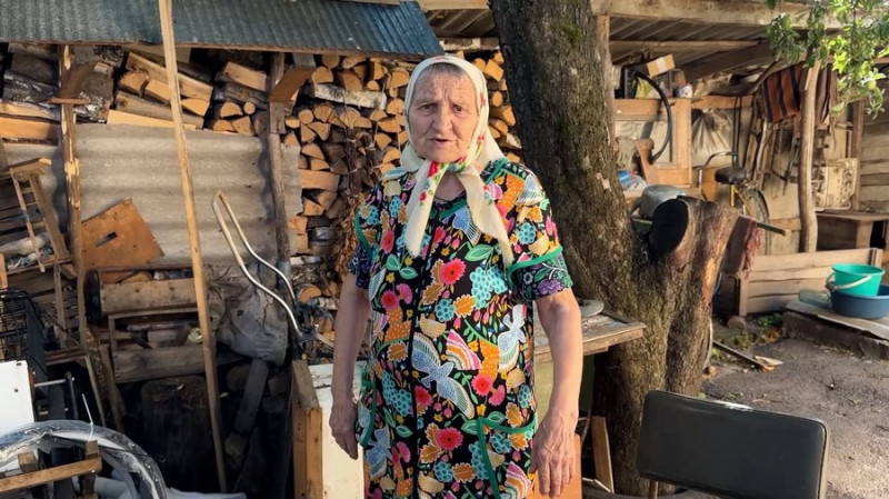 Жодної звістки про село й будинок, у якому жила: що каже колишня жителька Мурав'їв на Чернігівщині, що за 2 км від РФ