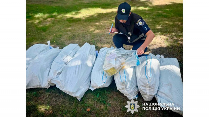 Загрожує до 7 років позбавлення волі: на Чернігівщині у чоловіка вилучили 500 набоїв та наркотичні засоби