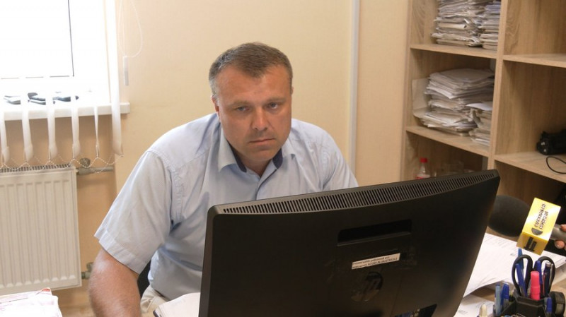 "Мене цькують на роботі": секретарка судових засідань на Чернігівщині заявила про мобінг. Що про це каже її керівництво