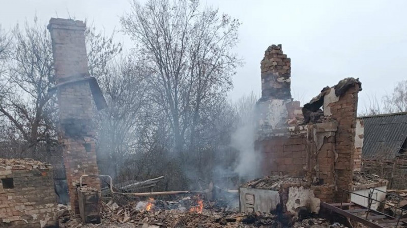 Ховають людей на городах, бо не можуть дістатись кладовища через обстріли РФ: як живуть у Грем'ячі на Чернігівщині