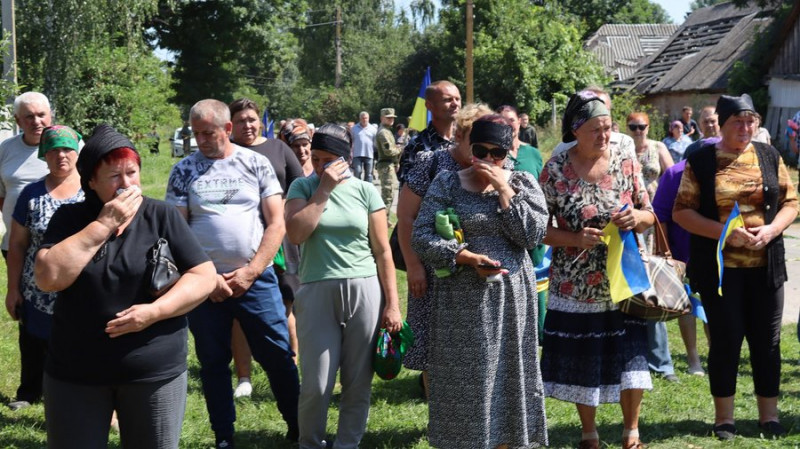 На Чернігівщині попрощалися із захисниками Михайлом Ковалем та Олександром Саченком