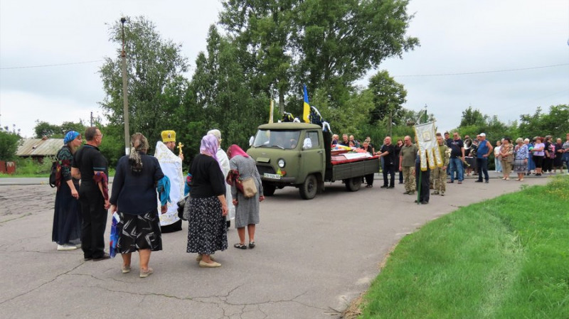 У Ріпкинській громаді на Чернігівщині попрощалися із захисником Володимиром Позняком